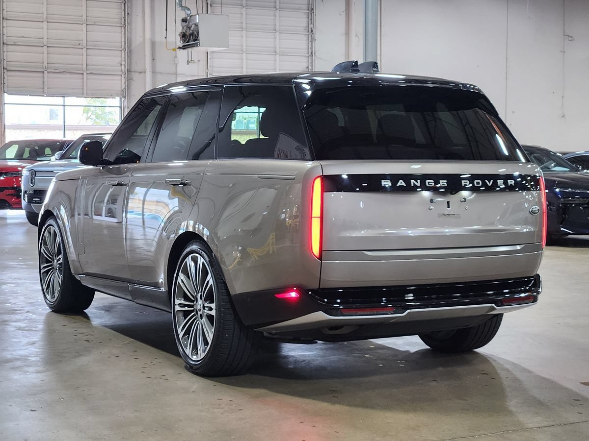 Used 2023 Land Rover Range Rover SE AWD/4WD image 11