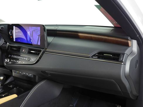 Used 2024 Lexus ES 300h 300h Luxury image 14