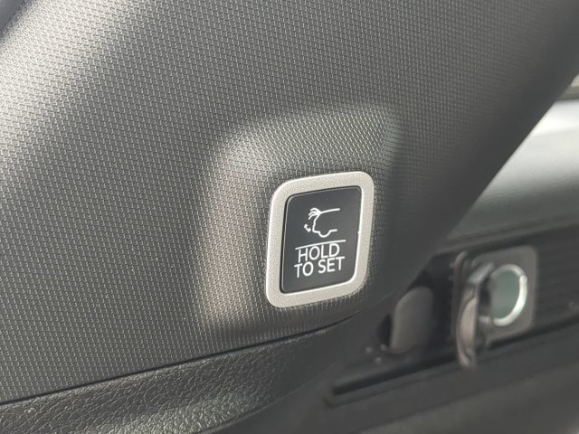 New 2027 Jeep Grand Cherokee Limited RWD image 15