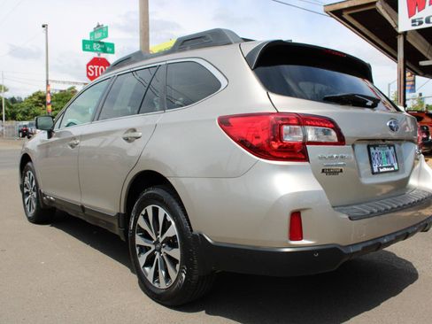 Used 2017 Subaru Outback 2.5i Limited AWD/4WD image 4