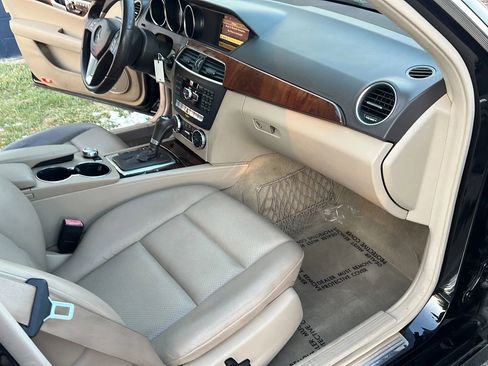 Used 2012 Mercedes-Benz C 250 Sedan image 19