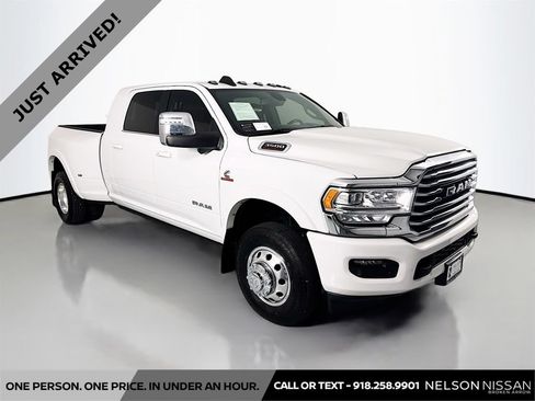 Used 2024 RAM 3500 Limited w/ Towing Technology Group AWD/4WD image 3