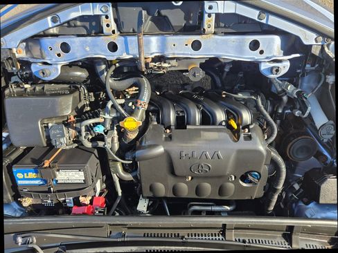 Used 2012 Toyota Yaris SE image 30