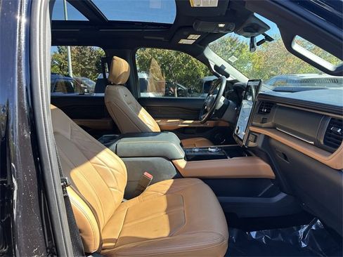 Certified 2022 Ford Expedition Max Platinum image 34