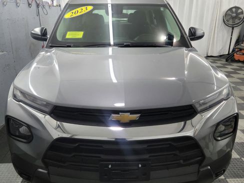 Used 2023 Chevrolet TrailBlazer LS image 2