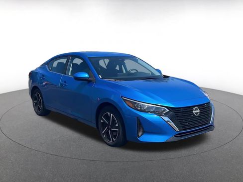 Used 2025 Nissan Sentra SV FWD image 3