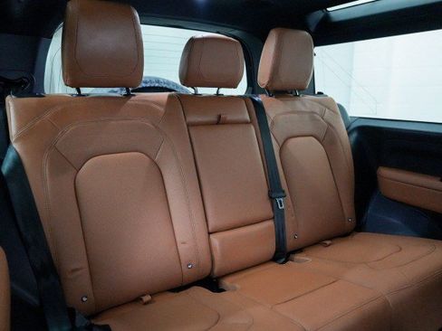 Used 2024 Land Rover Defender 90 V8 image 23