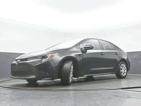 Used 2022 Toyota Corolla LE FWD image 28