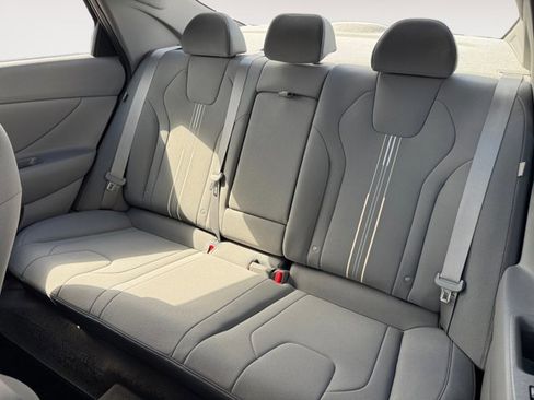 Certified 2024 Hyundai Elantra SEL w/ Convenience Package image 12