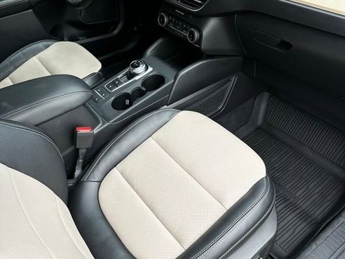 Used 2022 Ford Escape Titanium w/ Titanium Premium Package image 23