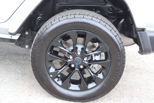 Used 2024 Jeep Wrangler Unlimited Sahara AWD/4WD image 7