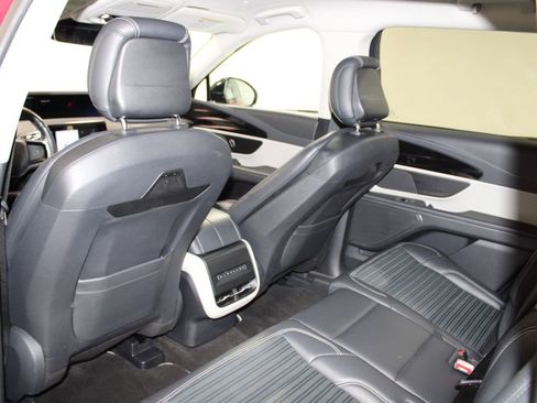 Used 2024 Lincoln Nautilus Reserve image 27