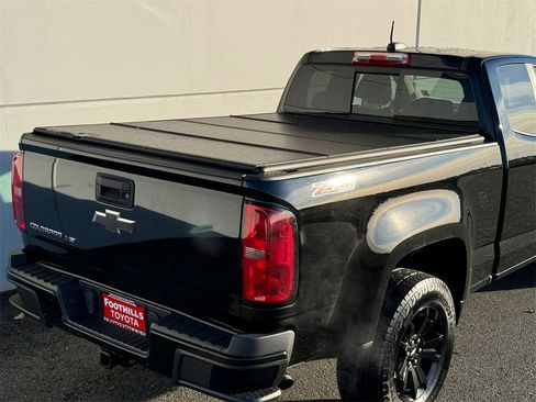 Used 2017 Chevrolet Colorado Z71 w/ Z71 Midnight Edition image 28