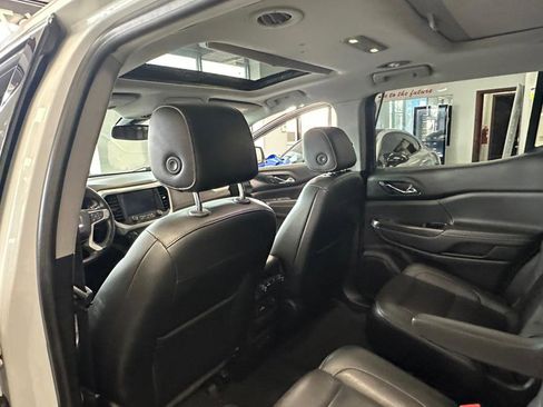 Used 2018 GMC Acadia SLT image 24