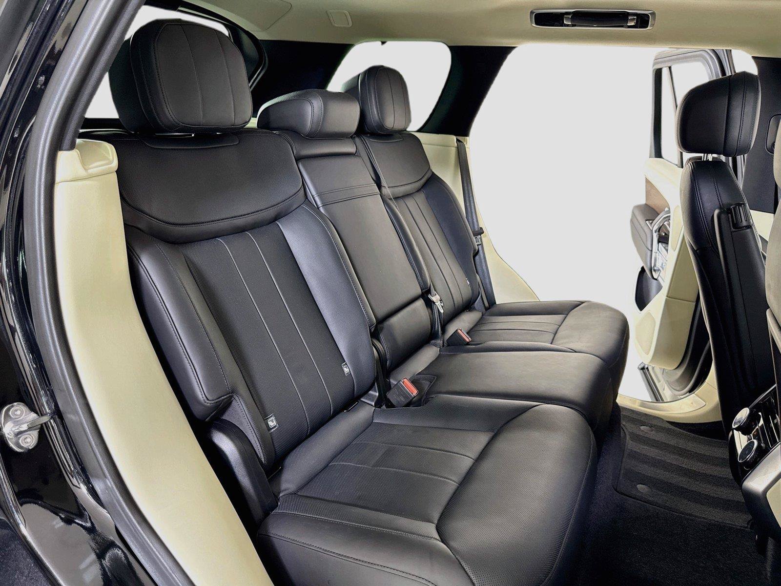 Used 2024 Land Rover Range Rover SE AWD/4WD image 28