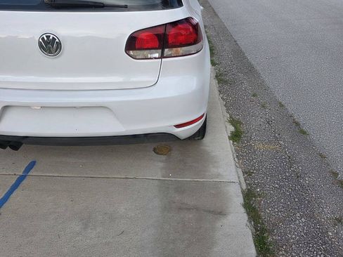Used 2012 Volkswagen Golf 2-Door FWD image 7