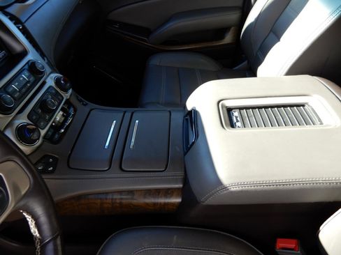 Used 2018 GMC Yukon Denali image 14