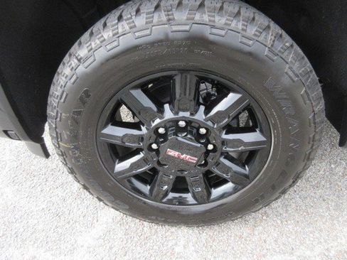 New 2025 GMC Sierra 2500 AT4 image 12