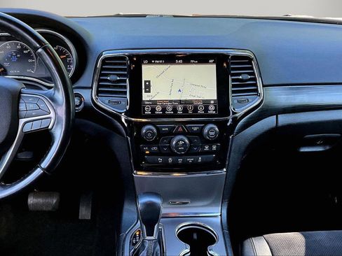 Certified 2022 Jeep Grand Cherokee Laredo X AWD/4WD image 12