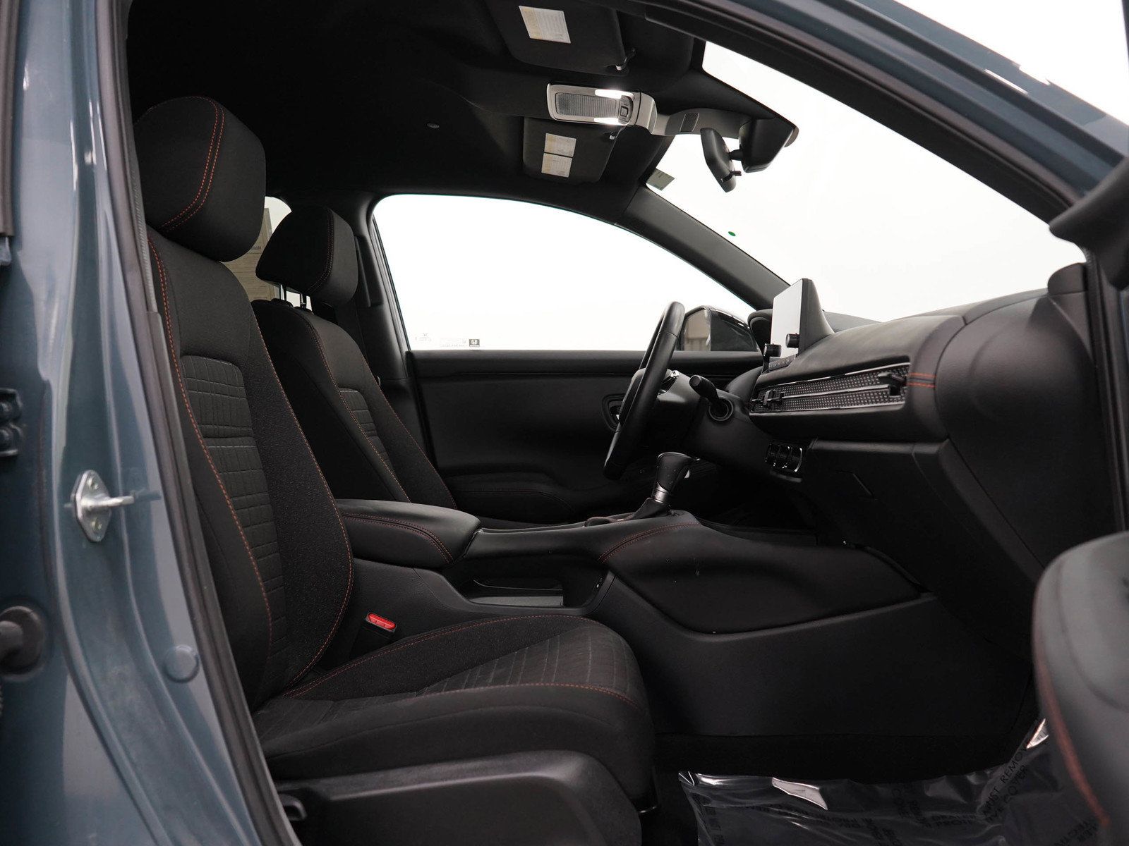 Used 2025 Honda HR-V Sport image 11