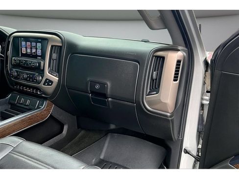 Used 2017 GMC Sierra 1500 Denali w/ Denali Ultimate Package AWD/4WD image 43