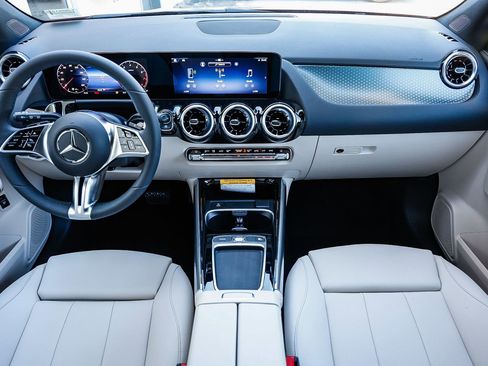 New 2026 Mercedes-Benz GLA 250 4MATIC image 10