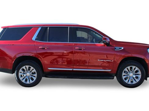 Used 2021 GMC Yukon Denali w/ LPO, Illumination Package image 4