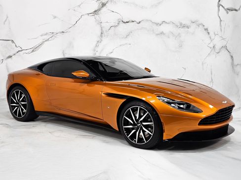 Used 2017 Aston Martin DB11 V12 image 13