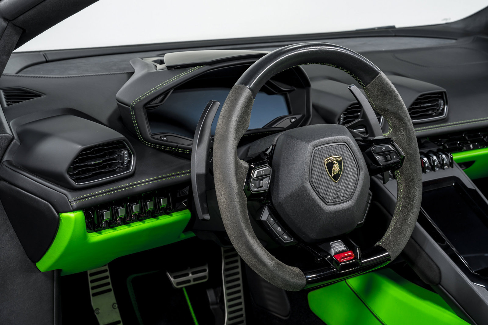Used 2023 Lamborghini Huracan EVO RWD image 13