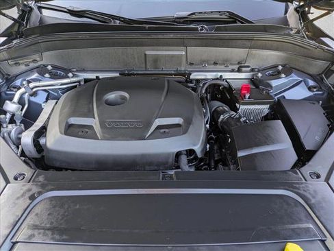 Used 2020 Volvo XC90 T5 Momentum w/ Protection Package Premier image 23