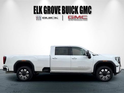 Used 2025 GMC Sierra 3500 Denali image 3