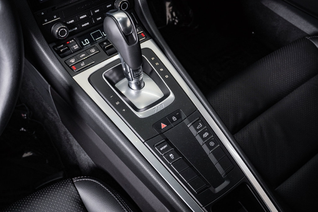 Used 2021 Porsche 718 Cayman RWD image 24