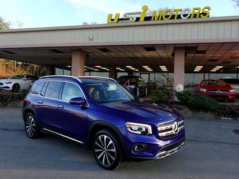 Used 2021 Mercedes-Benz GLB 250 4MATIC w/ Premium Package image 27