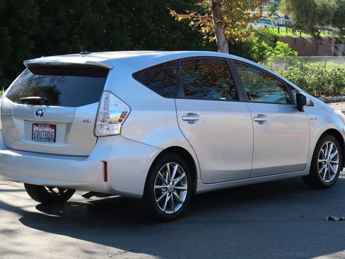 Used 2012 Toyota Prius V Two image 5