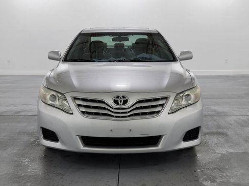 Used 2010 Toyota Camry LE FWD image 3