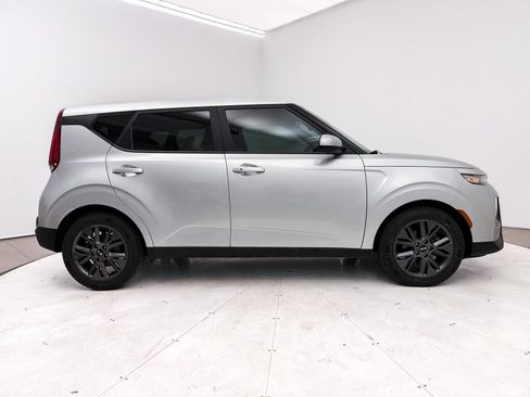 Used 2021 Kia Soul EX image 29