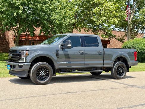 Used 2021 Ford F350 Lariat AWD/4WD image 2
