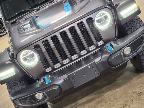 Used 2022 Jeep Wrangler Unlimited Rubicon 4xe w/ Cold Weather Group AWD/4WD image 19