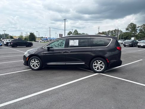 Used 2017 Chrysler Pacifica Touring-L Plus w/ Advanced Safetytec Group FWD image 26