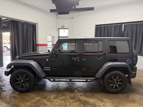Used 2015 Jeep Wrangler Unlimited Sport image 3