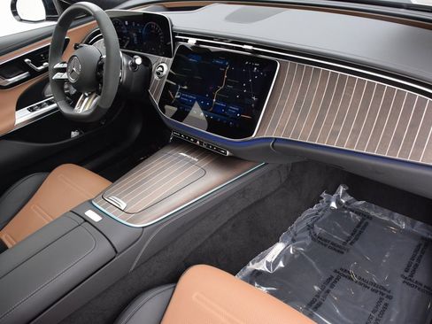 Used 2025 Mercedes-Benz E 53 AMG e 4MATIC Sedan image 14