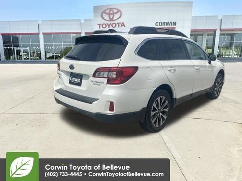Used 2017 Subaru Outback 2.5i Limited AWD/4WD image 32