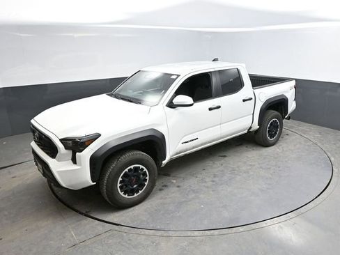 Used 2024 Toyota Tacoma TRD Off-Road image 38