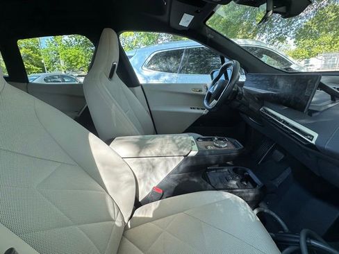 Certified 2023 BMW iX xDrive50 w/ Premium Package AWD/4WD image 5