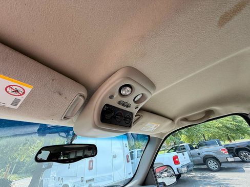 Used 2002 Chevrolet Suburban LS RWD image 13