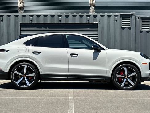Used 2026 Porsche Cayenne S AWD/4WD image 9