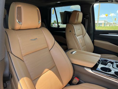 Used 2025 Cadillac Escalade Premium Luxury w/ Touring Package AWD/4WD image 34