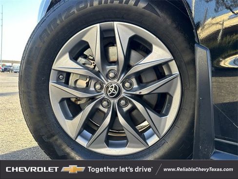 Used 2023 Toyota Sienna XLE image 10