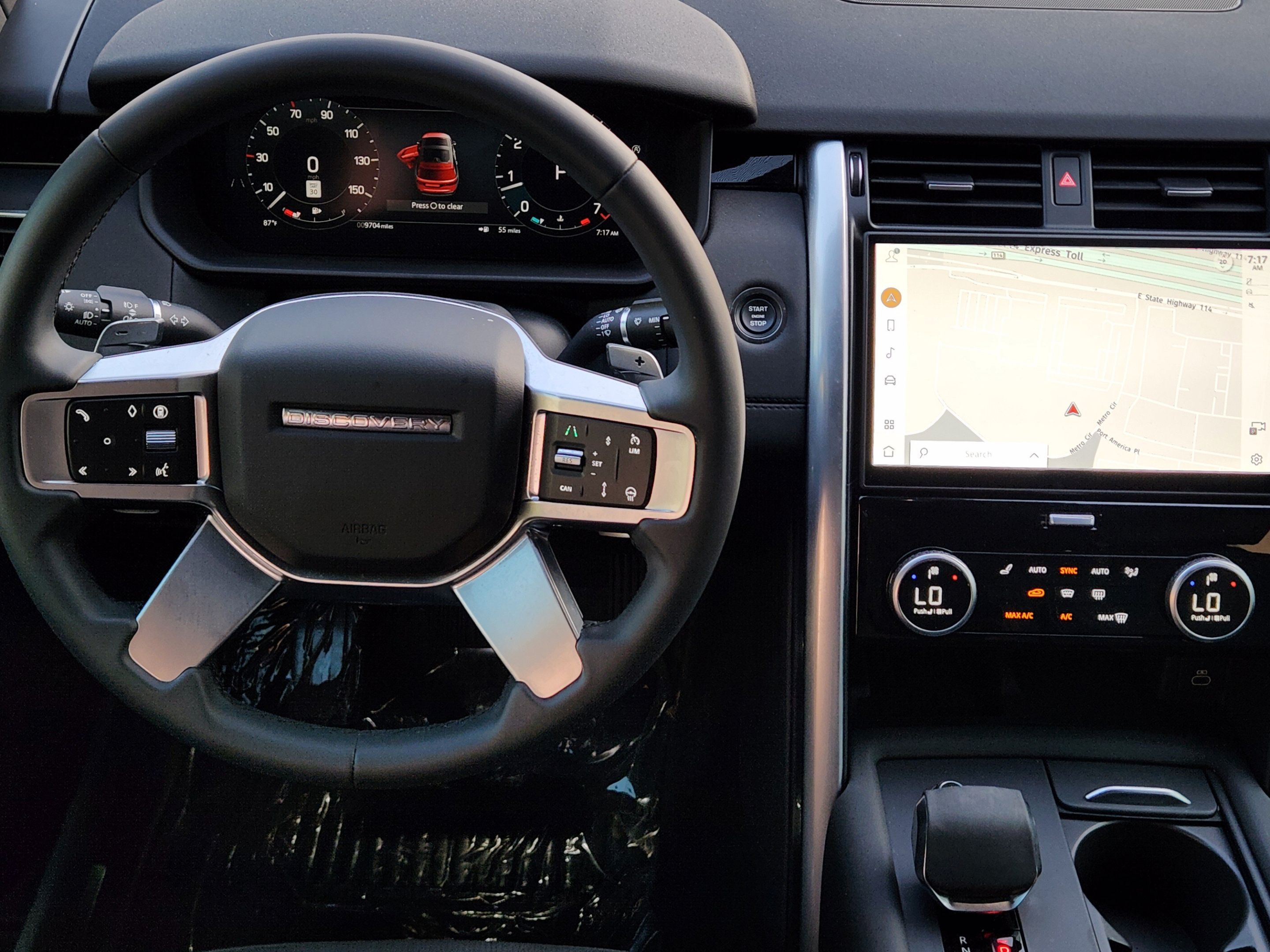 Certified 2025 Land Rover Discovery S AWD/4WD image 24