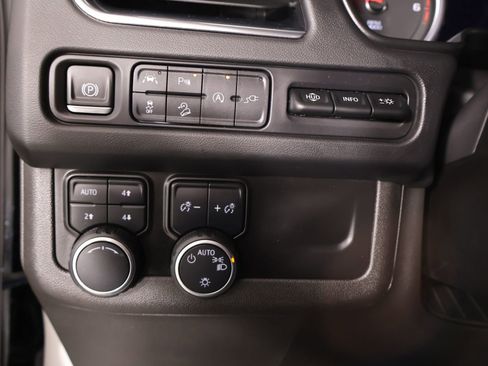 Used 2021 Chevrolet Tahoe High Country AWD/4WD image 9